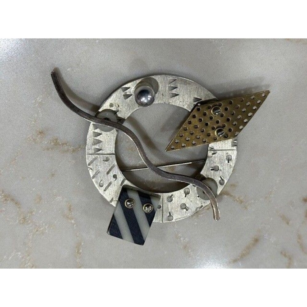 THOMAS MANN ARTIST STEAMPUNK  SILVER  ROUND 2"  BROOCH 17 gram ADDED ACCENTS